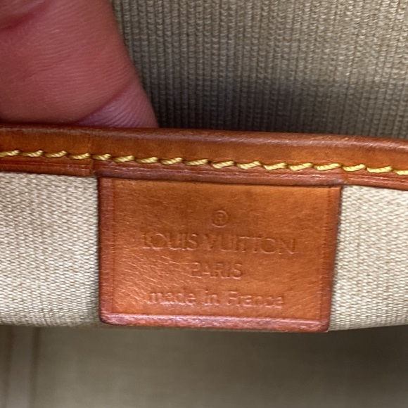 💎AUTHENTIC LOUIS VUITTON EXCURSION HANDBAG MONOGRAM - Picture 9 of 13